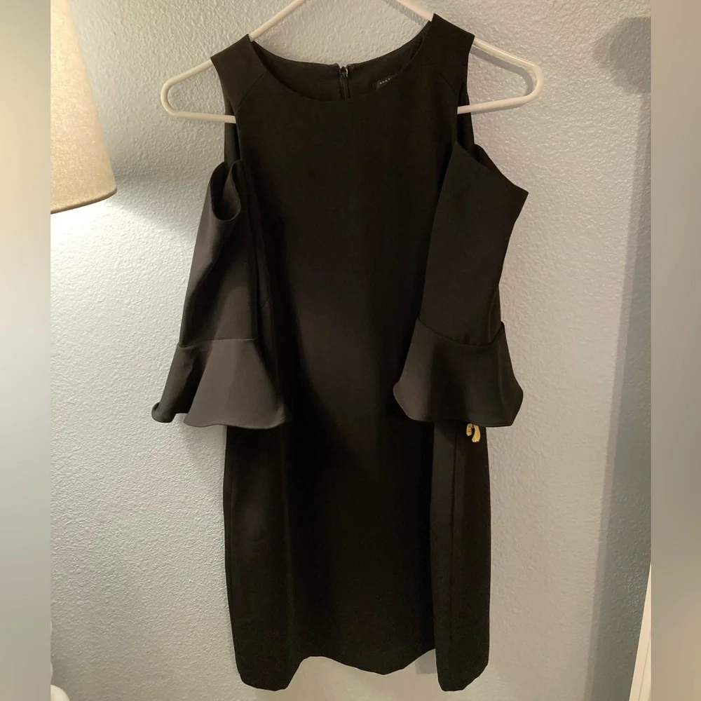 EUC Ann Taylor Black Cold Shoulder Ruffle Sleeve Dress with optional Sash - Picture 3 of 7